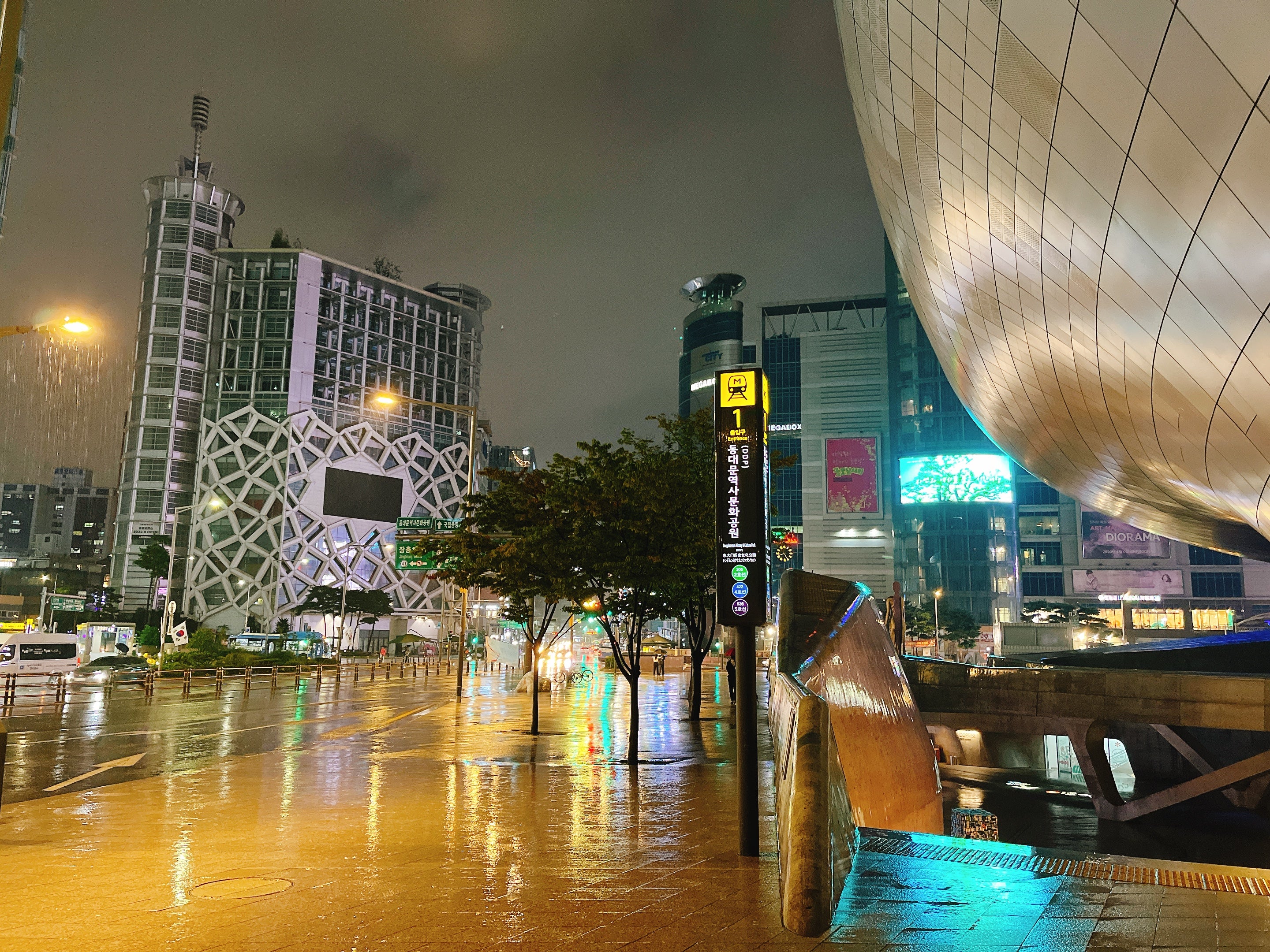 ソウル雨の日観光完全ガイド!屋内スポットで楽しむ韓国旅行【2024年最新版】