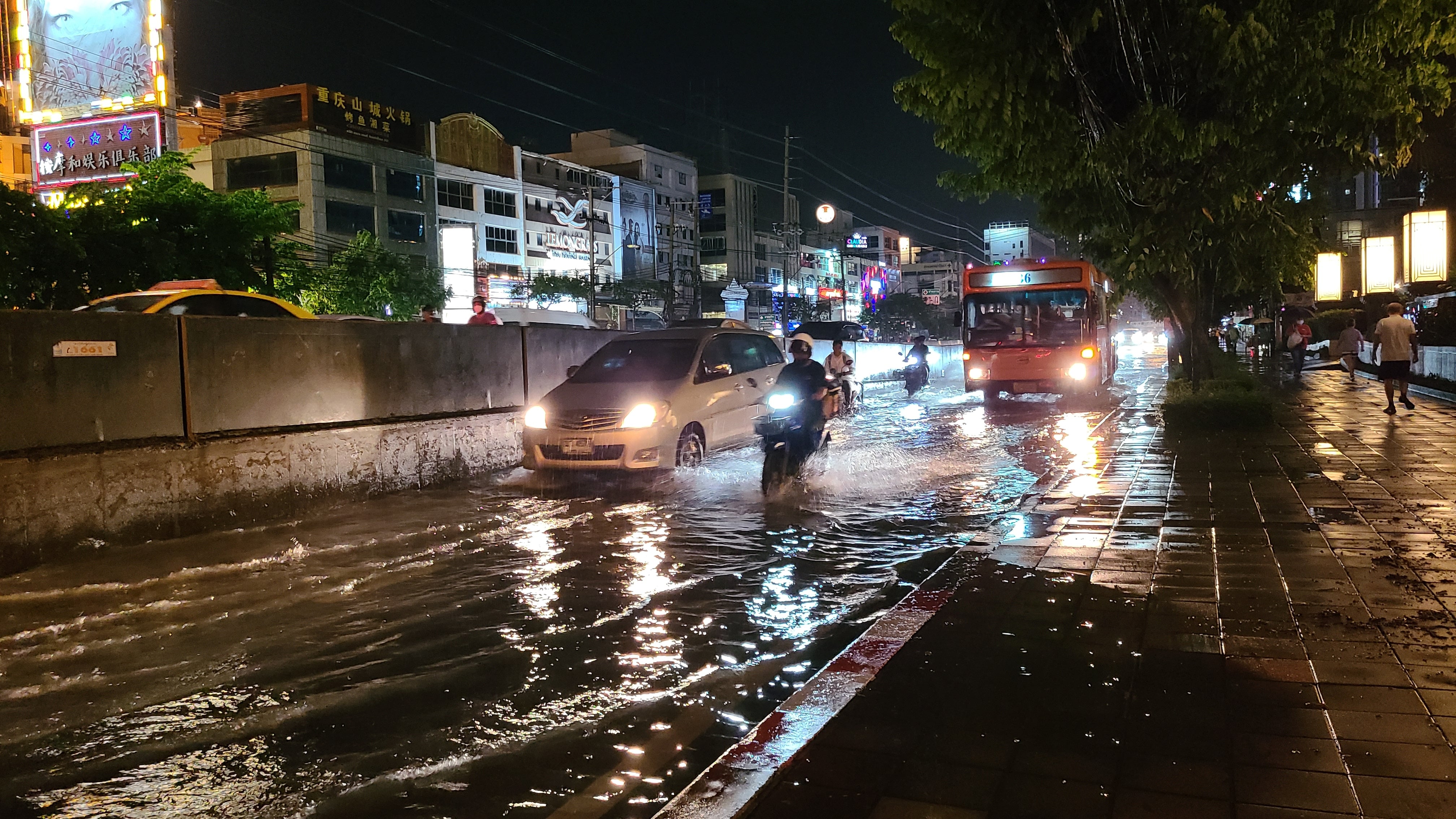 バンコクの雨の日を満喫!屋内観光スポット完全ガイド【30選】
