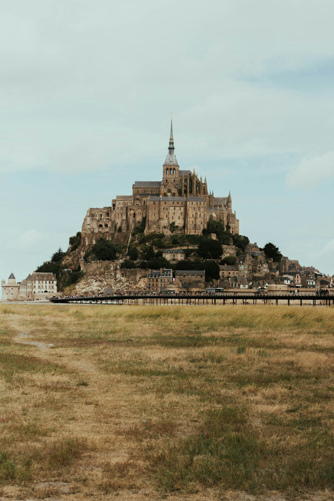 ヨーロッパの美しい城を巡る旅: ヨーロッパ周遊のおすすめ観光スポット